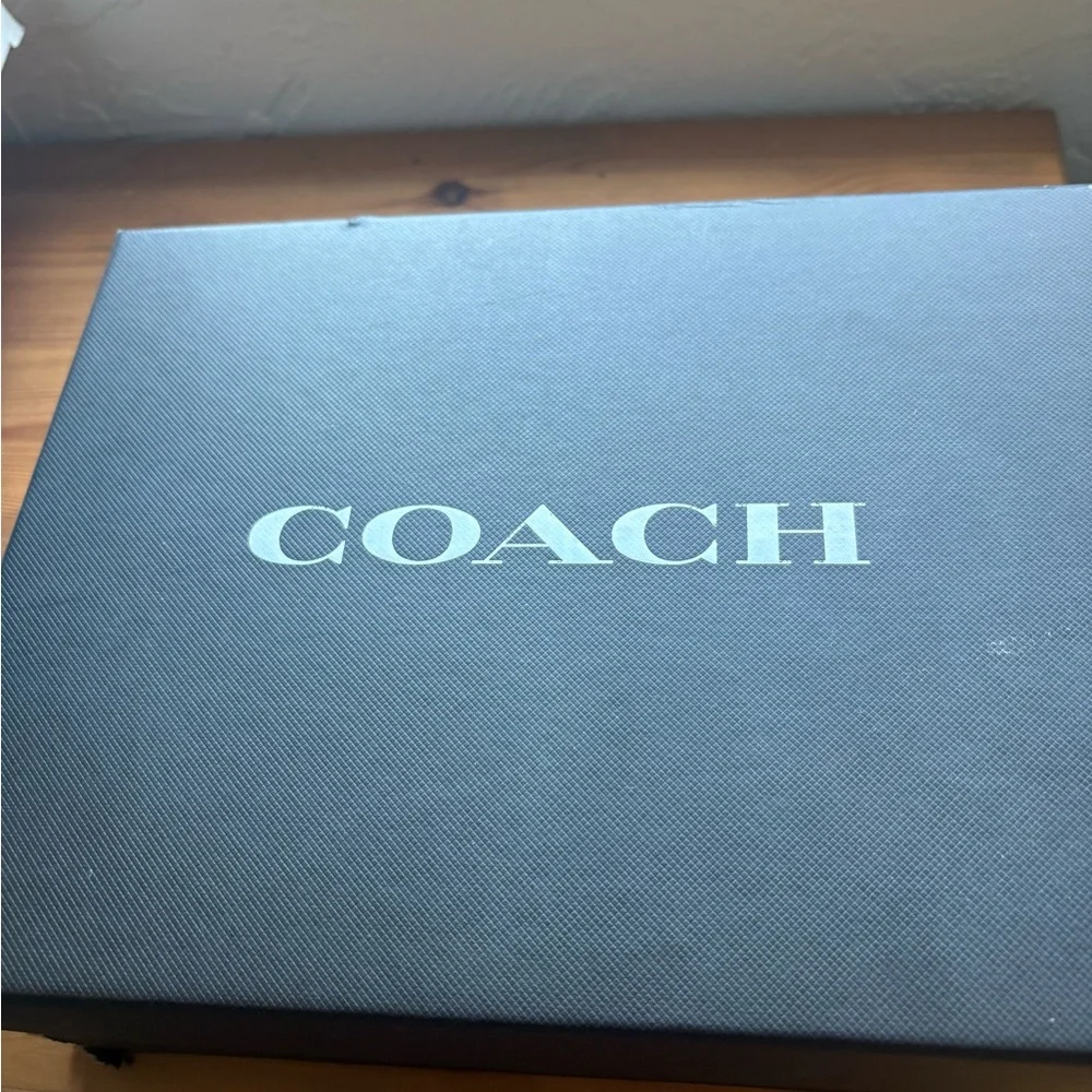 NIB Coach stunning silver heels with signature buckle - Picture 11 of 13